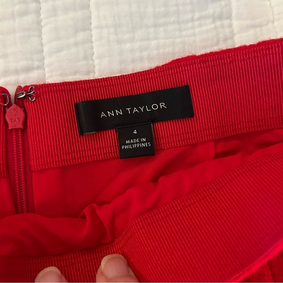 Ann Taylor Wool Blend Red Skirt. Size 4. - Picture 2 of 10